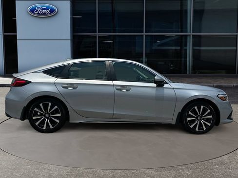 Used 2024 Honda Civic EX-L image 9