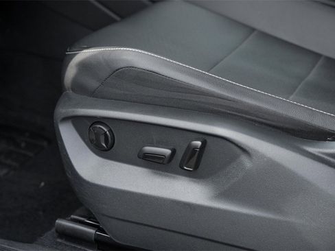 Used 2021 Volkswagen Tiguan SEL image 22