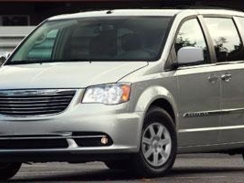 Used 2011 Chrysler Town & Country Touring-L w/ Entertainment Group #2 image 1