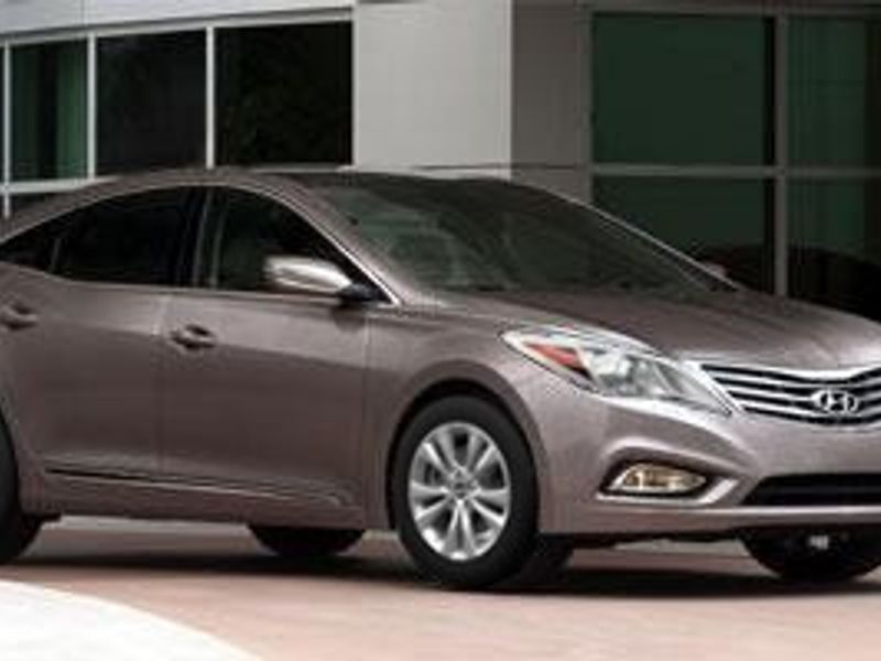 Used 2013 Hyundai Azera w/ Technology Pkg image 1