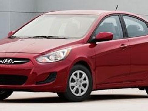 Used 2013 Hyundai Accent GLS image 1