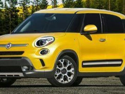 Used 2014 FIAT 500L Lounge image 1