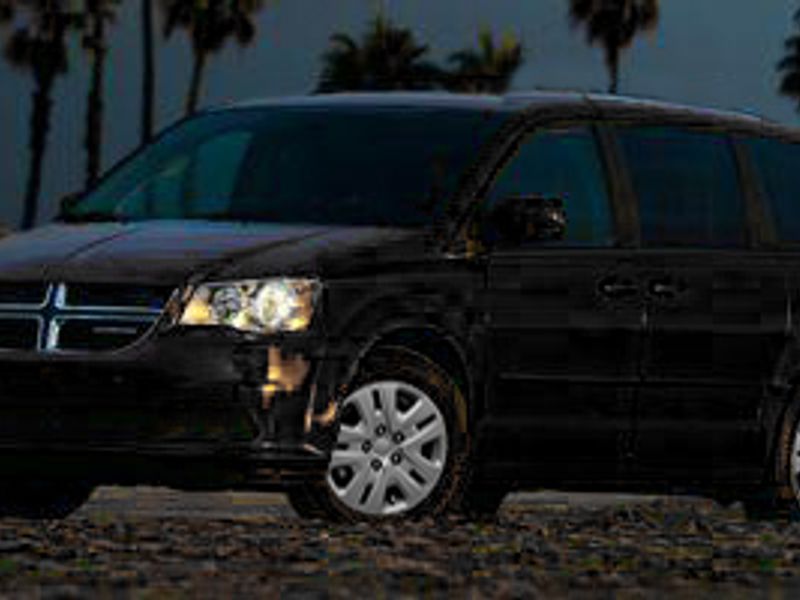 Used 2016 Dodge Grand Caravan SXT image 1
