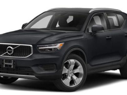 Used 2019 Volvo XC40 T5 Momentum