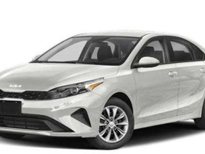 New 2023 Kia Forte LXS