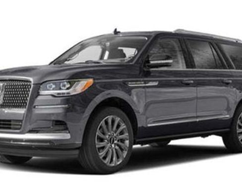 Used 2024 Lincoln Navigator Reserve image 1
