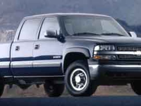 Used 2002 Chevrolet Silverado 2500 LT image 1