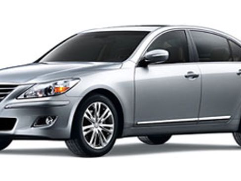 Used 2010 Hyundai Genesis 4.6 image 1