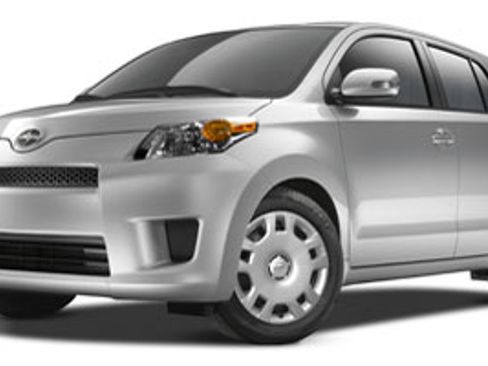 Used 2011 Scion xD image 1