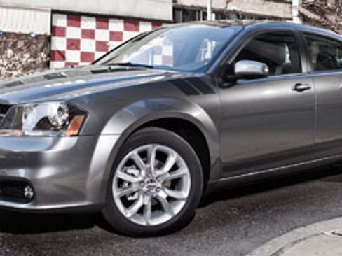 Used 2012 Dodge Avenger R/T image 1