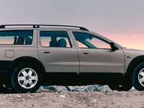 Used 2005 Volvo XC70 image 1