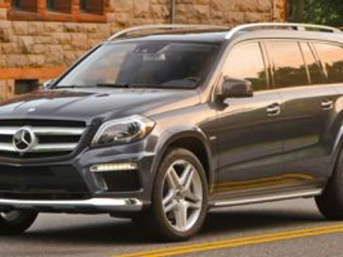 Used 2016 Mercedes-Benz GL 550 4MATIC image 1