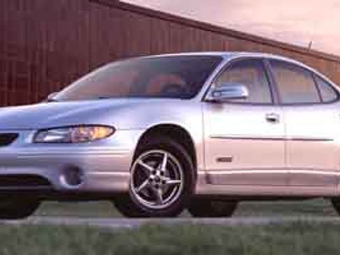Used 2002 Pontiac Grand Prix GT w/ Premium Lighting Pkg image 1