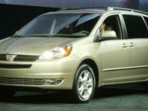 Used 2005 Toyota Sienna XLE image 1