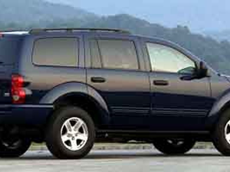 Used 2005 Dodge Durango SLT image 1