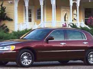 Used 2000 Lincoln Town Car Signature video 1