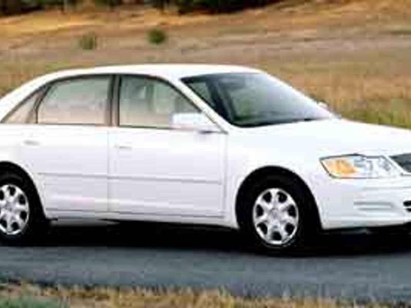 Used 2004 Toyota Avalon XL image 1