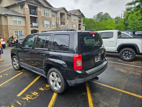 Used 2011 Jeep Patriot Latitude FWD image 5