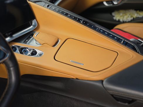 Used 2022 Chevrolet Corvette Stingray Premium Cpe w/ Z51 Performance Package RWD image 1