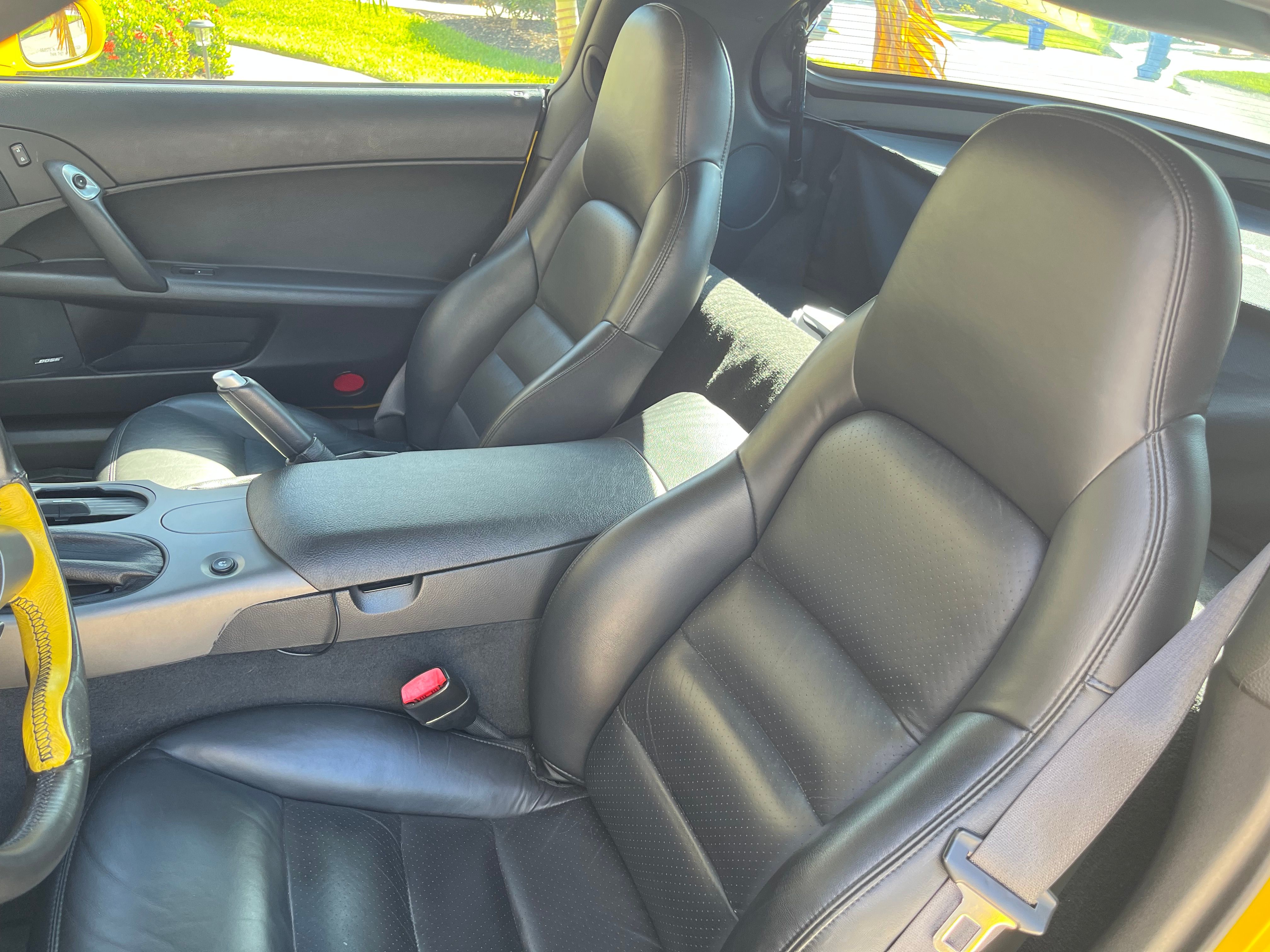 Used 2007 Chevrolet Corvette Coupe w/ Preferred Equipment Group RWD image 6