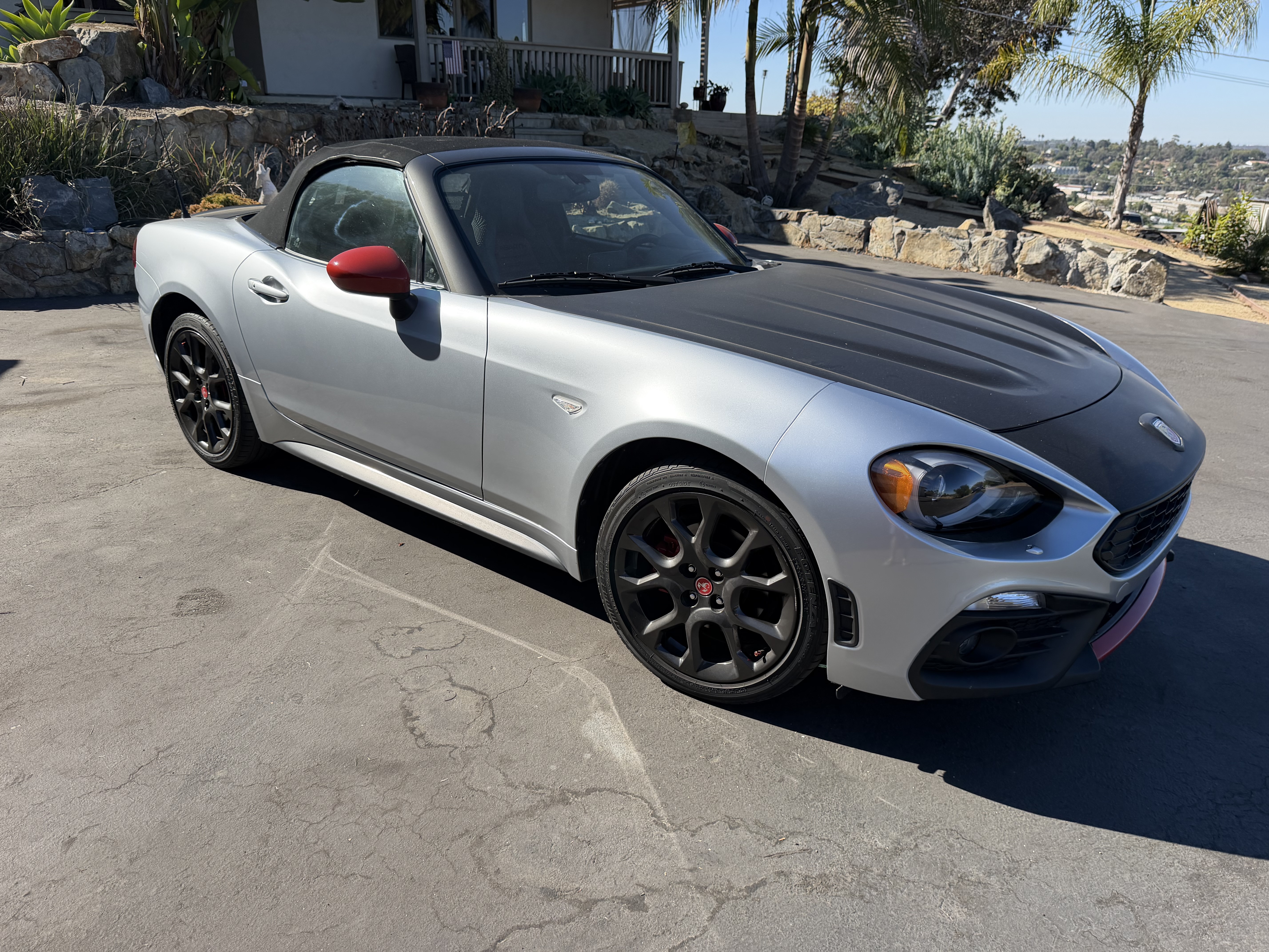 Used 2020 FIAT 124 Spider Abarth w/ Convenience Group RWD image 1
