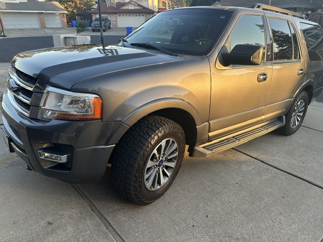 Used 2017 Ford Expedition XLT AWD/4WD image 5