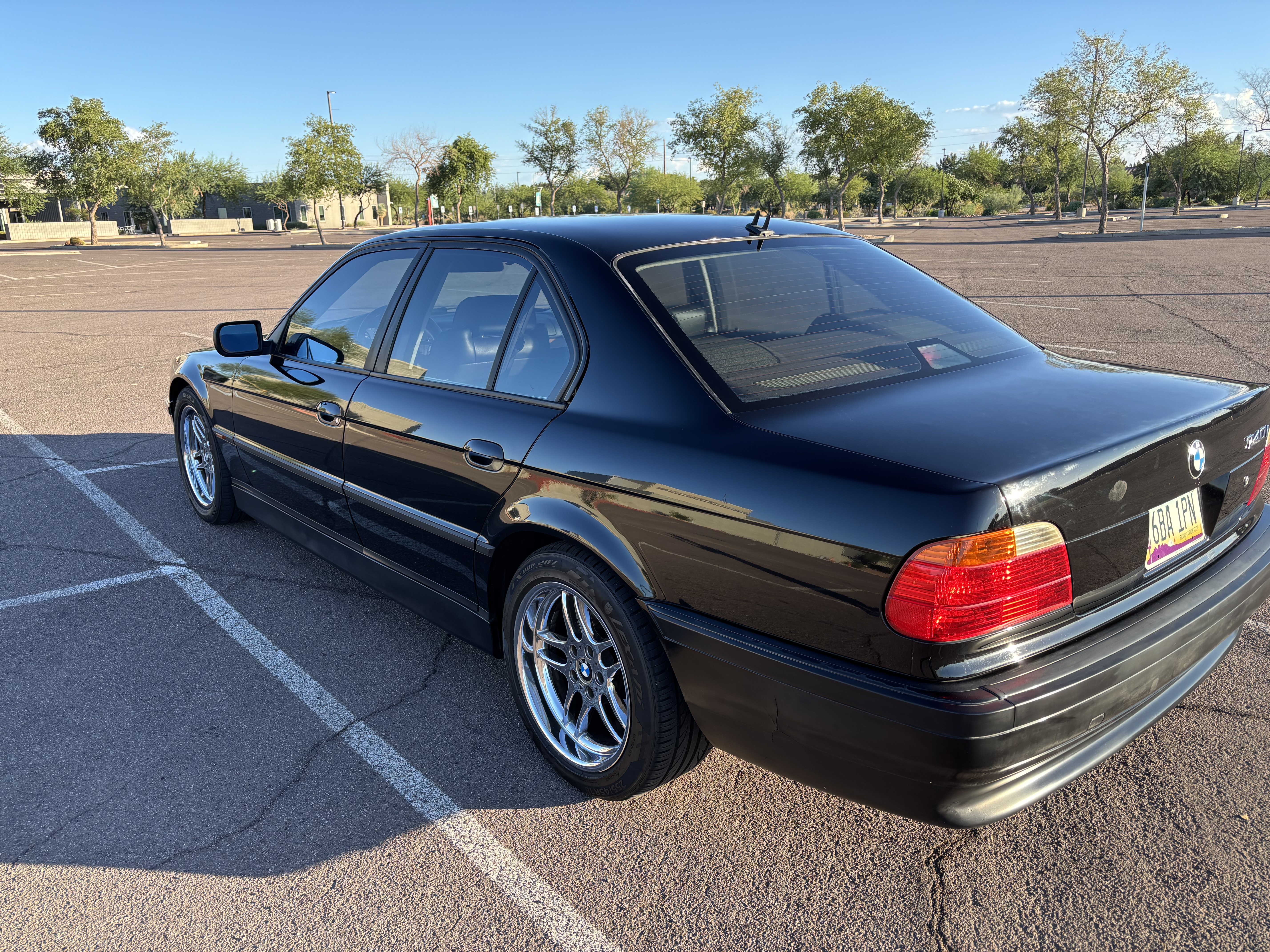 Used 2000 BMW 740i RWD image 2