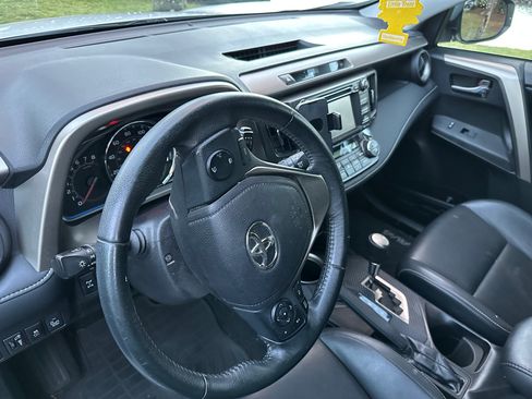 Used 2014 Toyota RAV4 Limited image 6