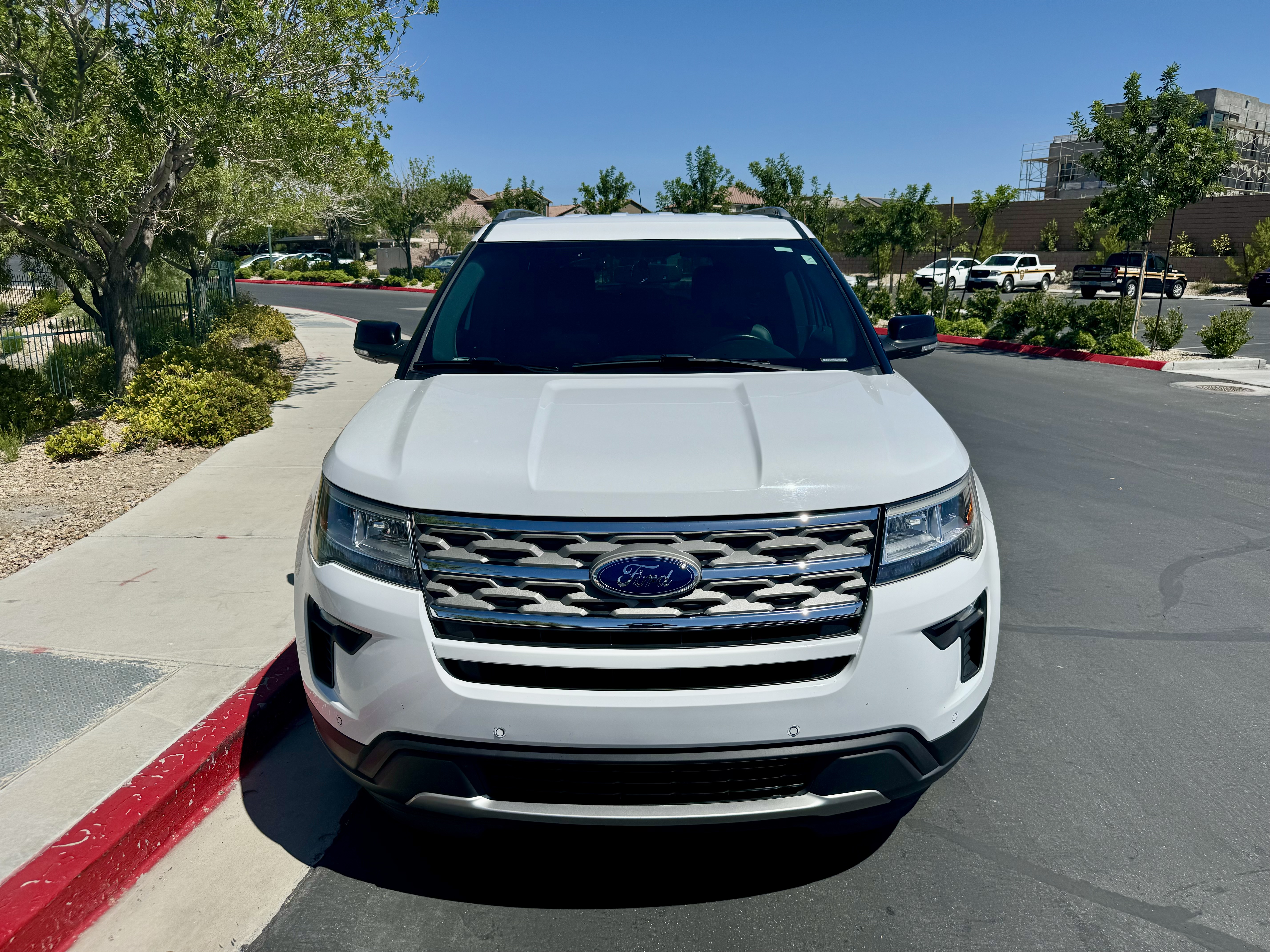 Used 2018 Ford Explorer XLT w/ Equipment Group 202A FWD image 9