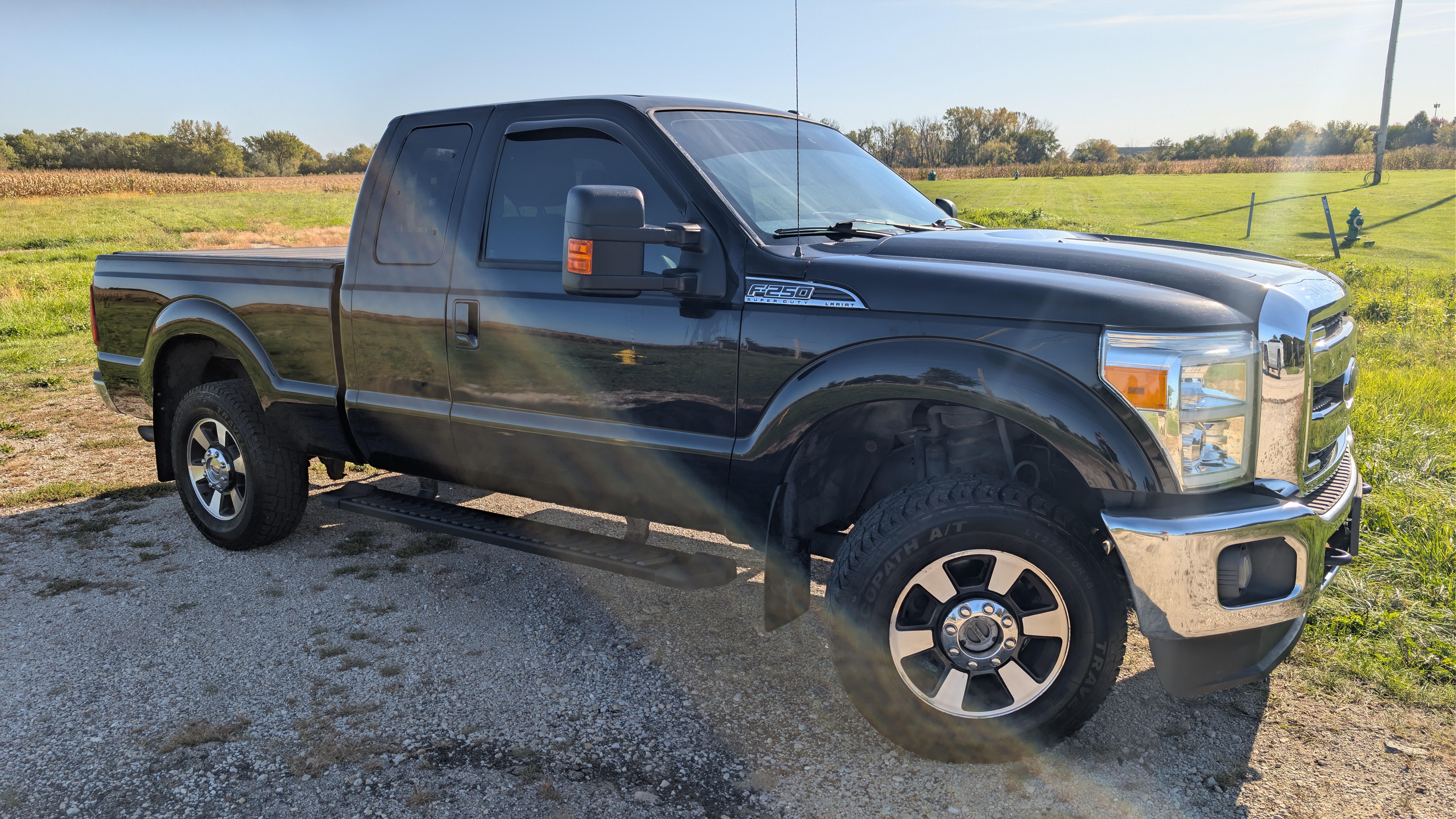 Used 2016 Ford F250 Lariat w/ Lariat Interior Package AWD/4WD image 1