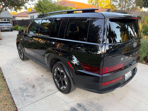 Used 2024 Hyundai Santa Fe SEL image 2