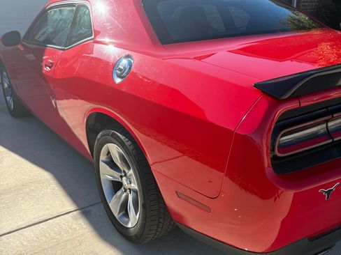 Used 2021 Dodge Challenger SXT image 4