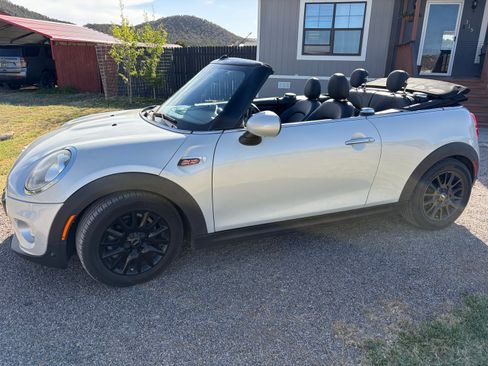 Used 2018 MINI Cooper Convertible FWD image 2