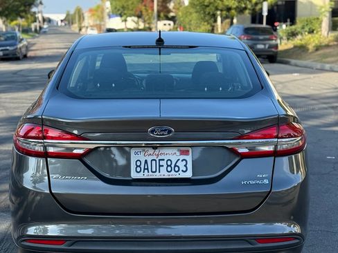 Used 2018 Ford Fusion SE image 5
