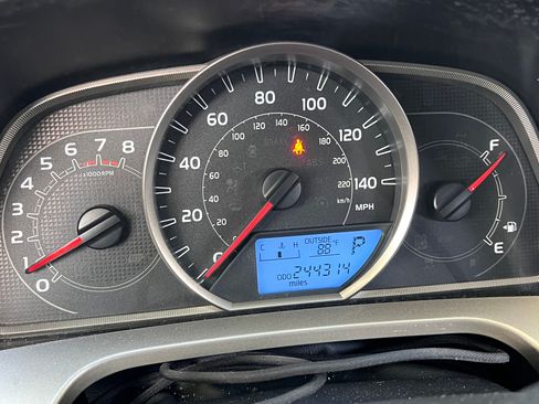 Used 2015 Toyota RAV4 LE FWD image 13