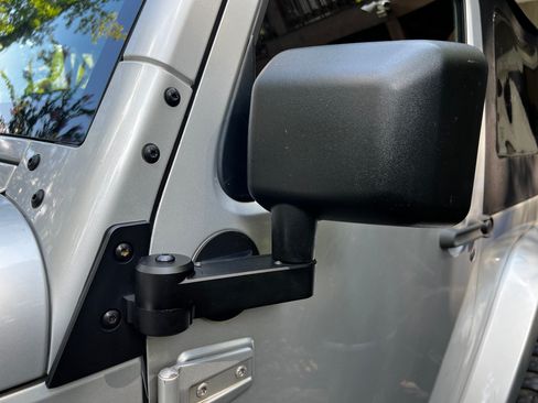 Used 2007 Jeep Wrangler Sahara AWD/4WD image 18