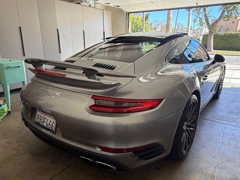 Used 2018 Porsche 911 Turbo image 9