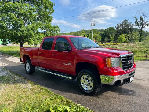Used 2008 GMC Sierra 2500 SLT w/ Entertainment Package AWD/4WD image 1