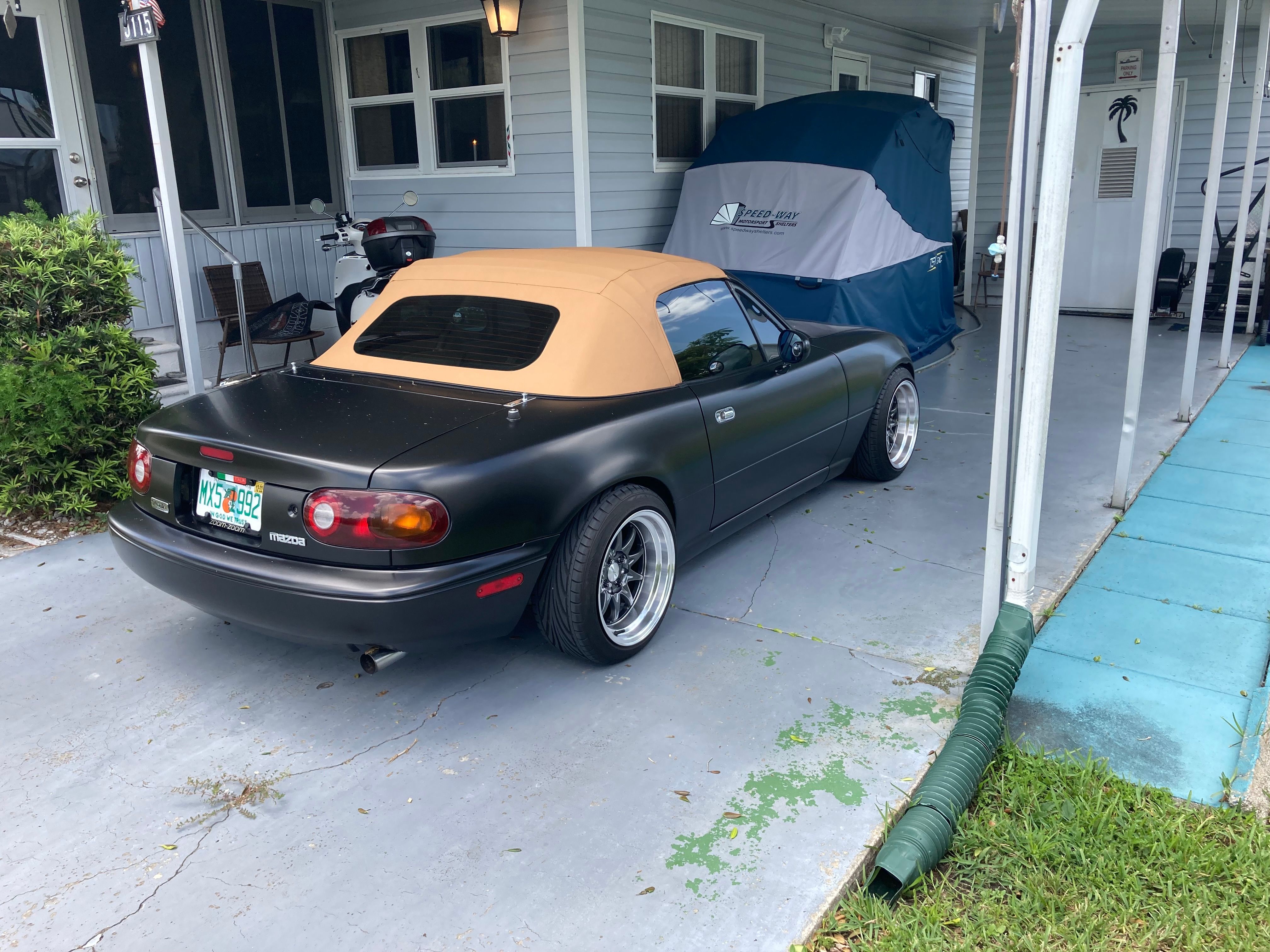 Used 1992 MAZDA MX-5 Miata RWD image 2