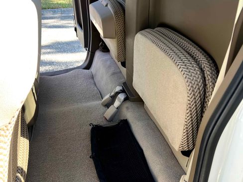 Used 2007 Nissan Frontier SE w/ SE Value Truck Pkg image 10