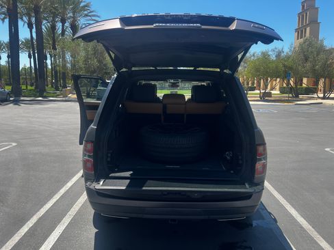 Used 2018 Land Rover Range Rover Long Wheelbase Autobiography image 18