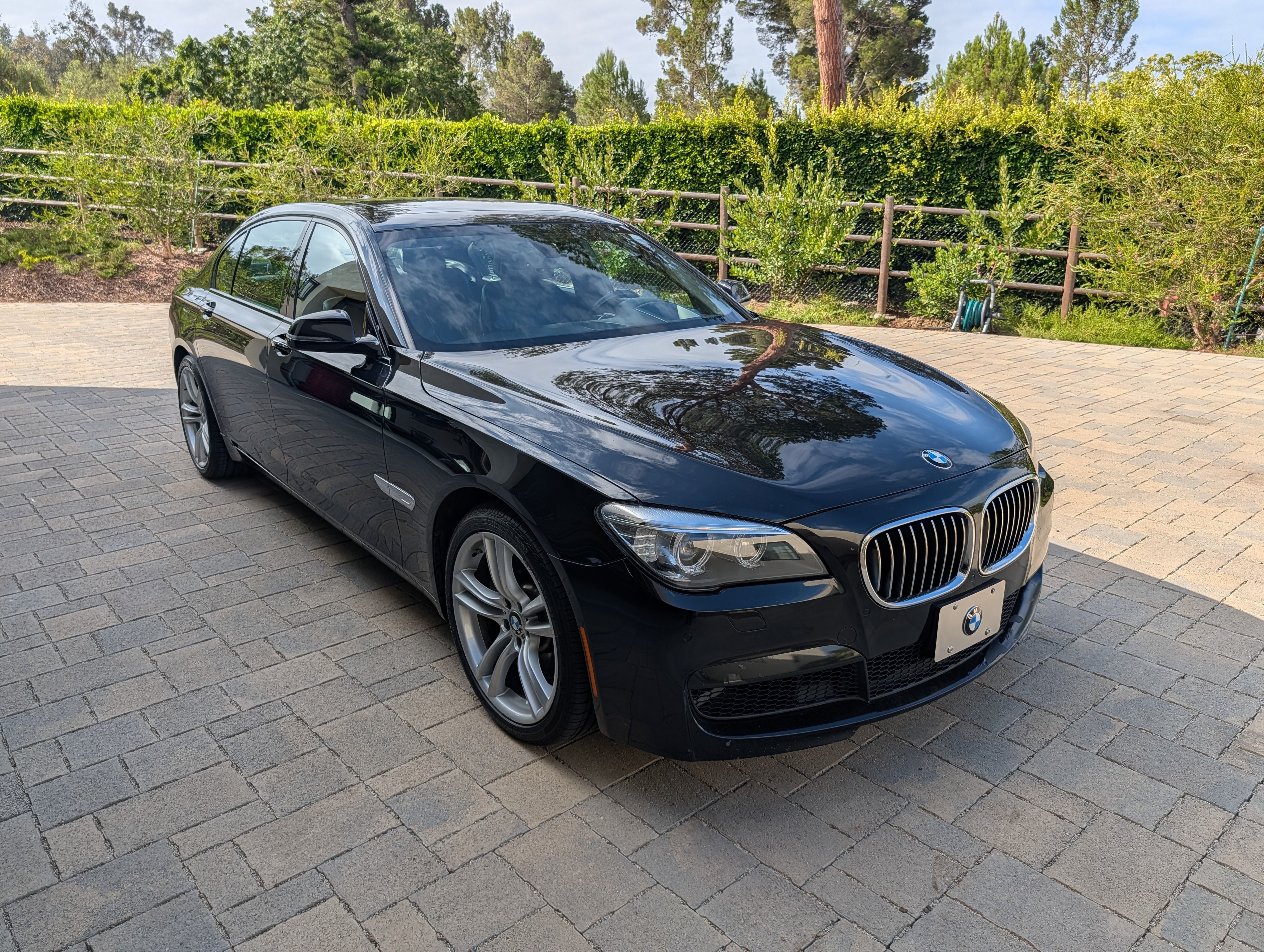 Used 2014 BMW 750Li RWD image 1