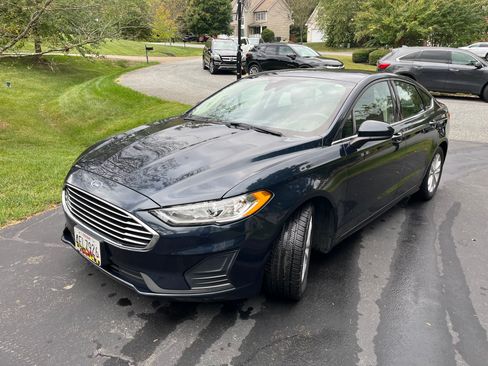 Used 2020 Ford Fusion SE image 4