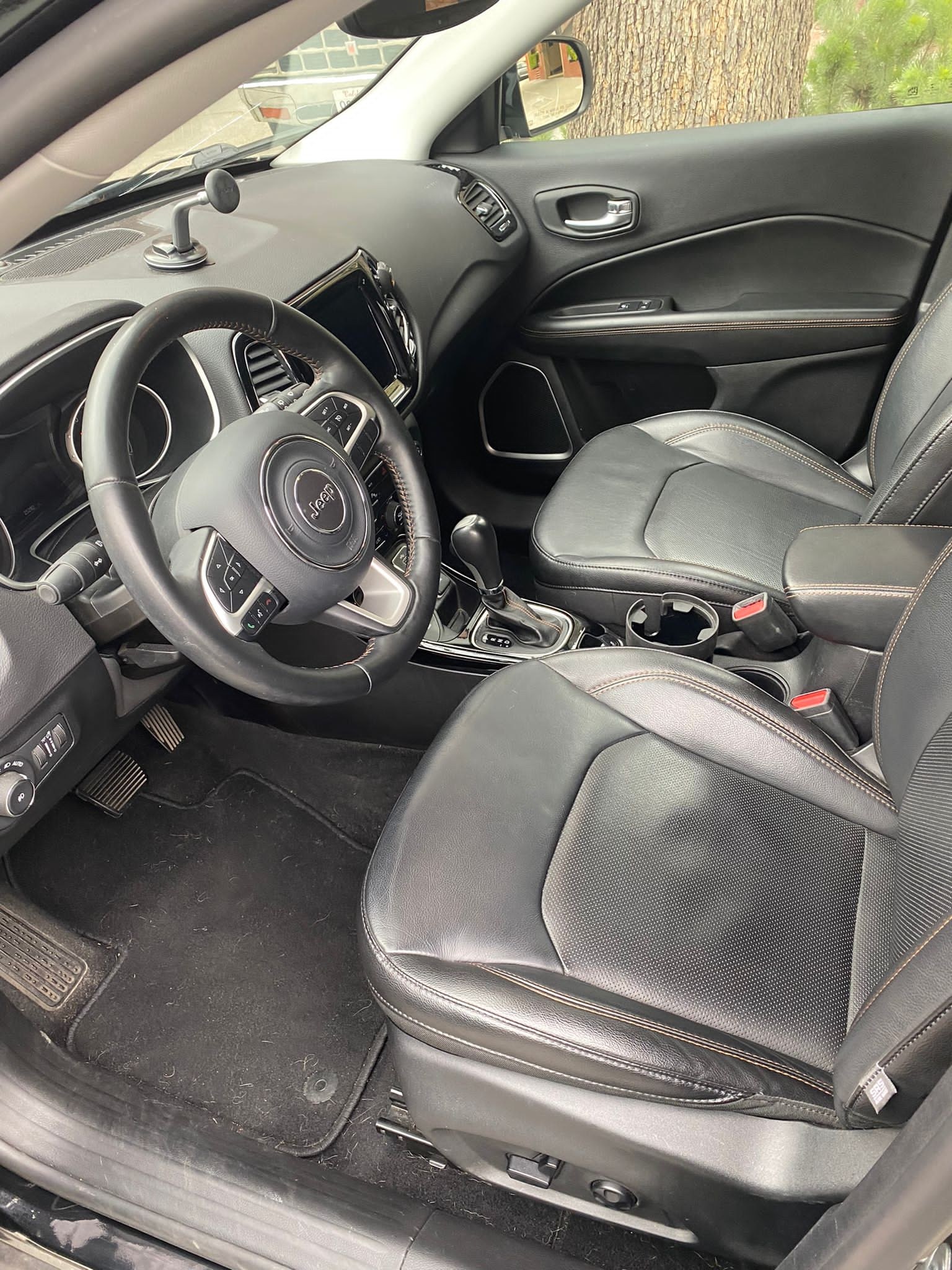 Used 2018 Jeep Compass Limited w/ Safe & Security Group AWD/4WD image 4