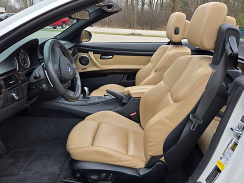 Used 2009 BMW M3 Convertible image 11