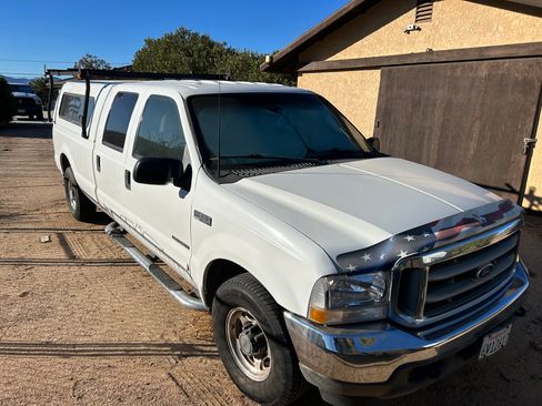 Used 2002 Ford F250 2WD Crew Cab Super Duty image 2