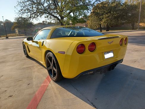 Used 2007 Chevrolet Corvette Coupe w/ Performance Package image 5