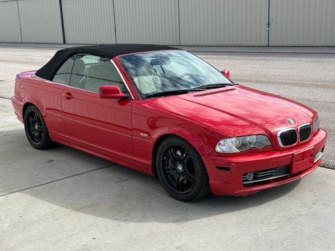 Used 2002 BMW 330Ci Convertible image 22