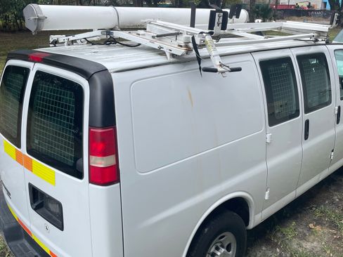 Used 2014 Chevrolet Express 2500 w/ Cold Climate Package image 2