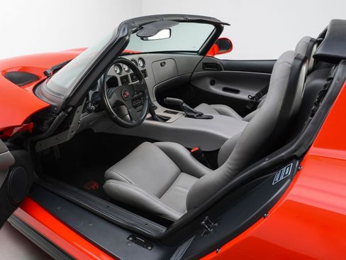 Used 1994 Dodge Viper RT/10 RWD image 2